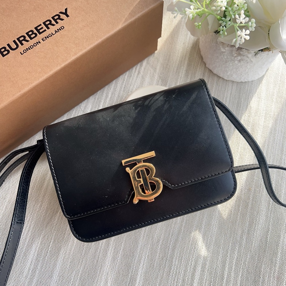 Burberry TB Shoulder Bag Leather